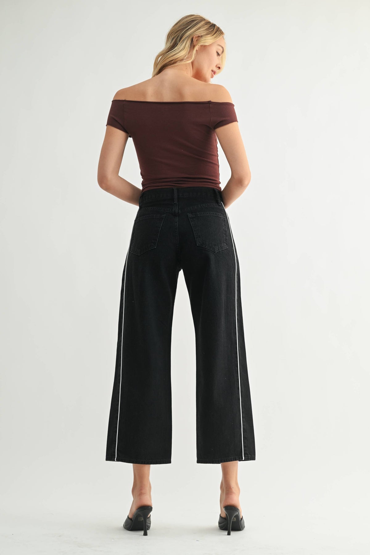 Barrel Jean Twist Seam