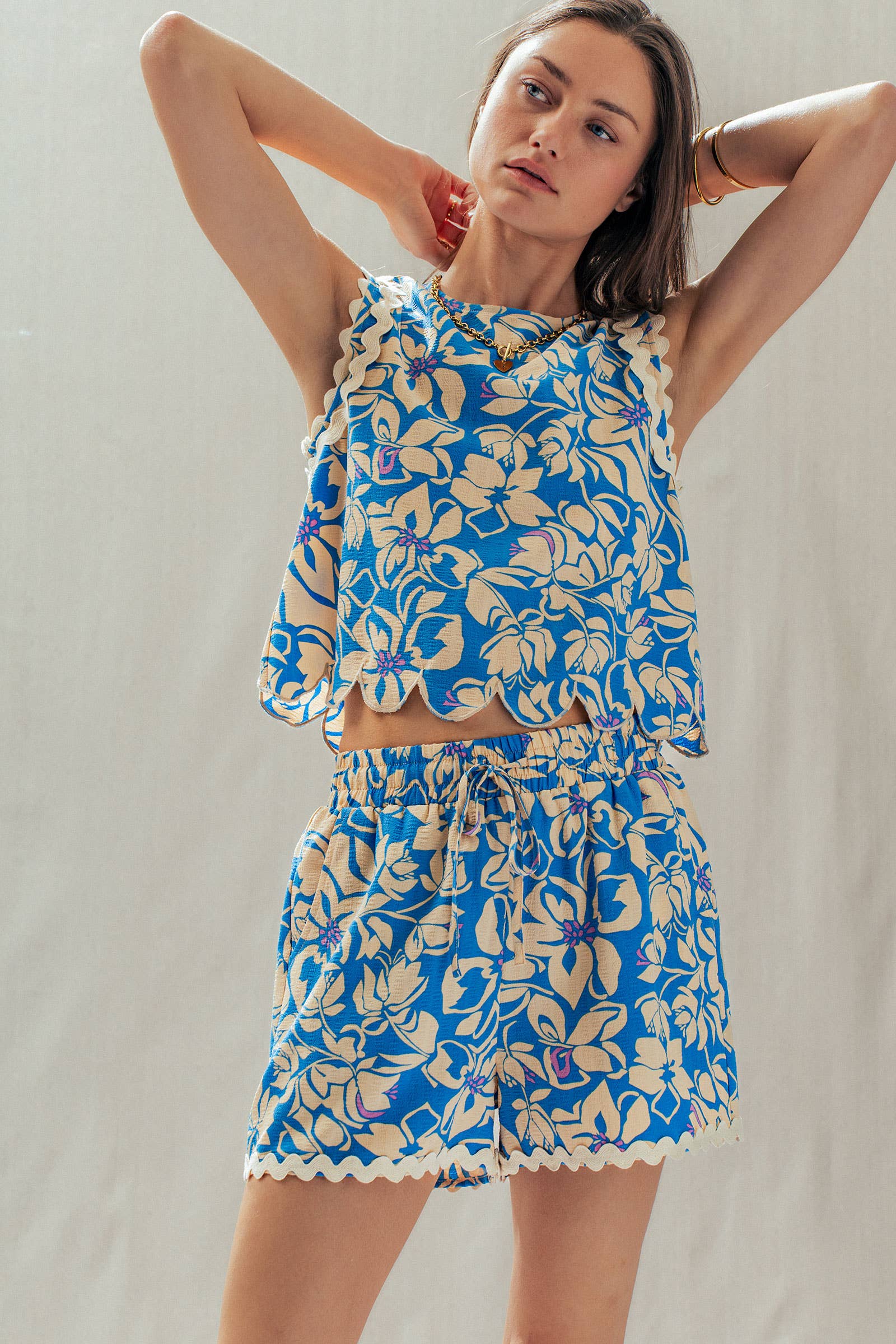 Floral Print Scallop Edge Sleeveless Top