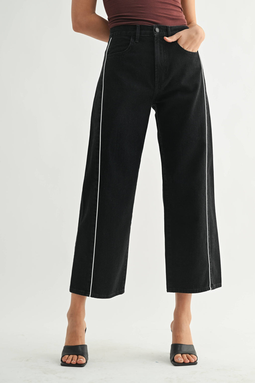 Barrel Jean Twist Seam